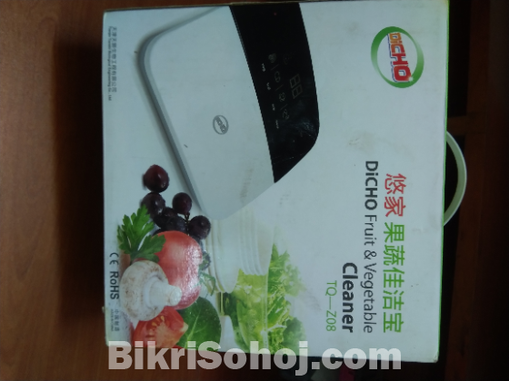 Fruits and vegetables cleaner machine